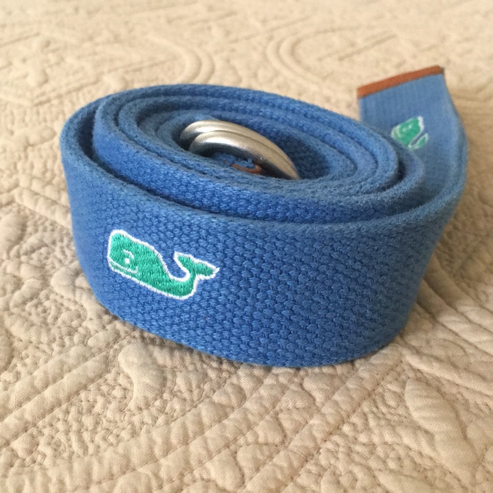 Vineyard Vines blue whale D- Ring belt